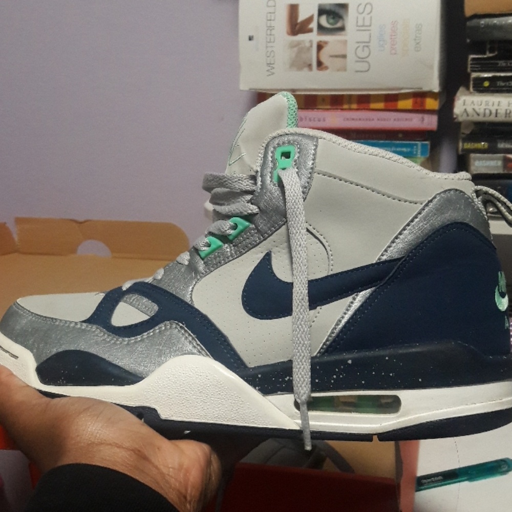 NIKE Flight Jab Step